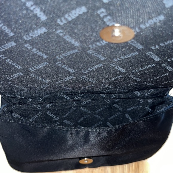 Roots crossbody purse - Picture 7 of 8